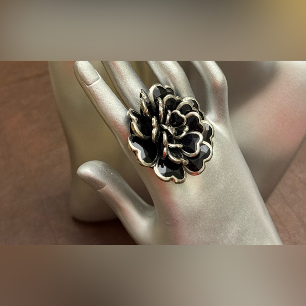 Fun stretch ring. - Picture 2 of 2